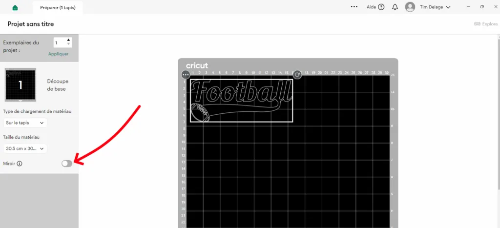 Cricut Design Space : écran Préparer du motif « Football », flèche vers l'option Miroir