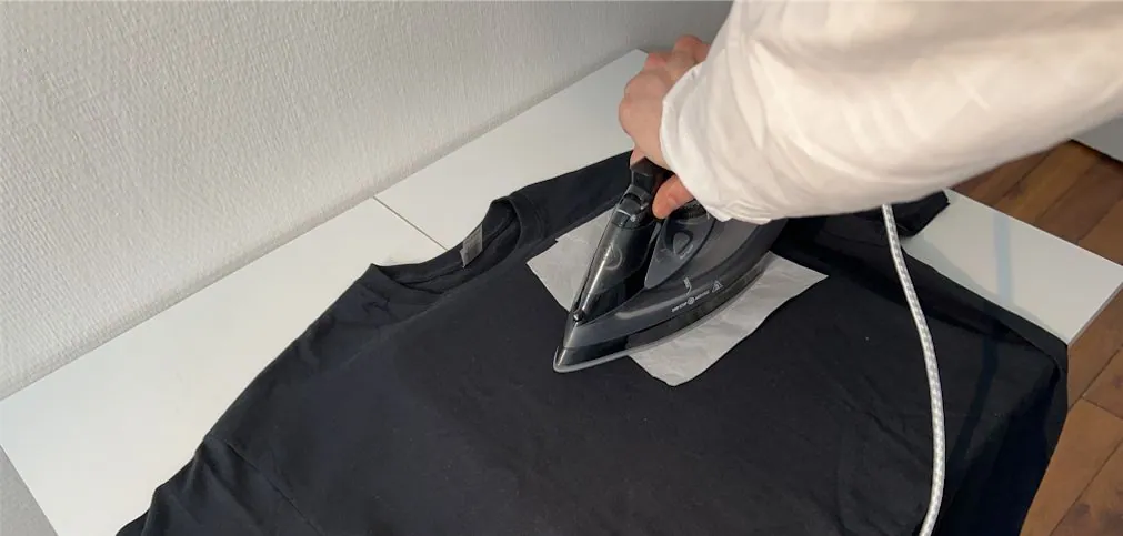 Flex Thermocollant pressé avec un fer à repasser